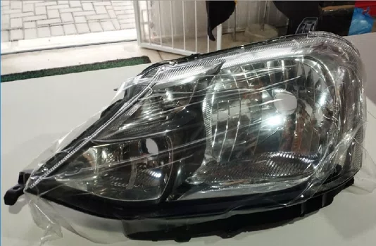PAR FAROL TOYOTA  ETIOS 2012 A 2018 MOLD NEGRA ESPECIAL